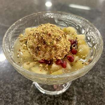 Grüne Grütze mit Pistache Glacé