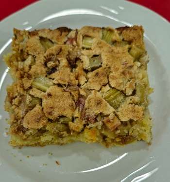 Rhabarber-Nusskuchen